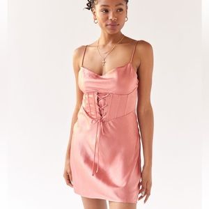 uo nikita lace hanky hem midi dress UO Nikita Lace Hanky Hem Midi Dress